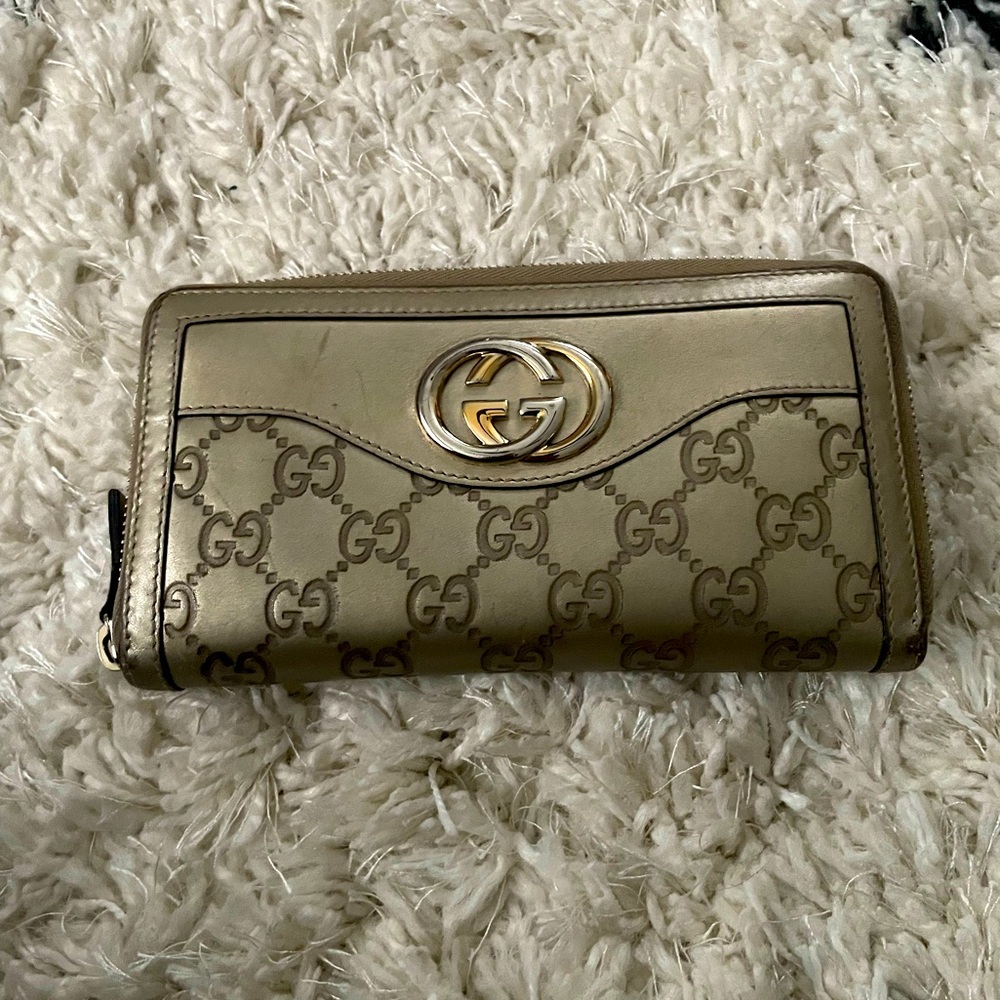 Gucci Monogram Zippy Wallet